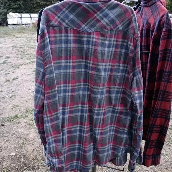 Very nice like new Jack's girlfriend flannel size medium - Picture 2 of 5